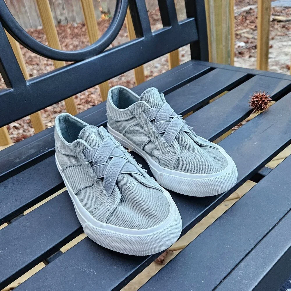 BLOWFISH Malibu Sneakers NWOT Sz 7.5 - Picture 3 of 6